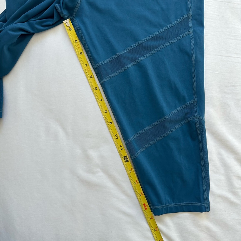 Zyia Active Corsair Blue Brilliant Mesh Crop Leggings 16-18 - Picture 7 of 11